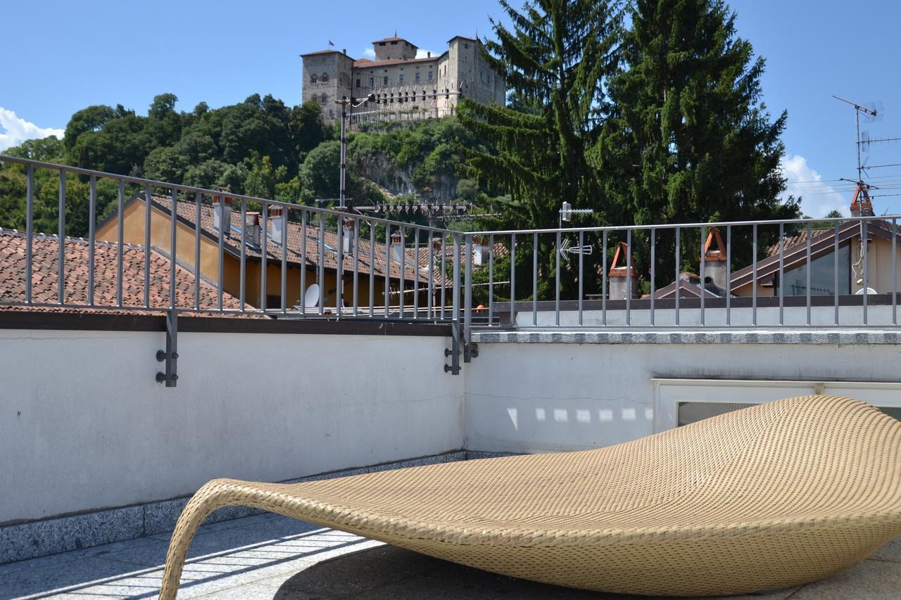 Hotel Ponti Angera Bagian luar foto