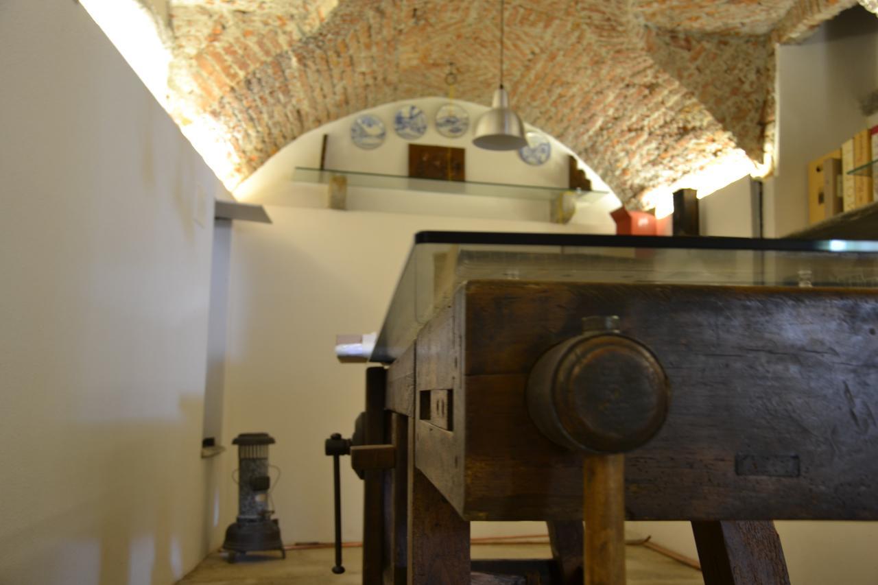 Hotel Ponti Angera Bagian luar foto