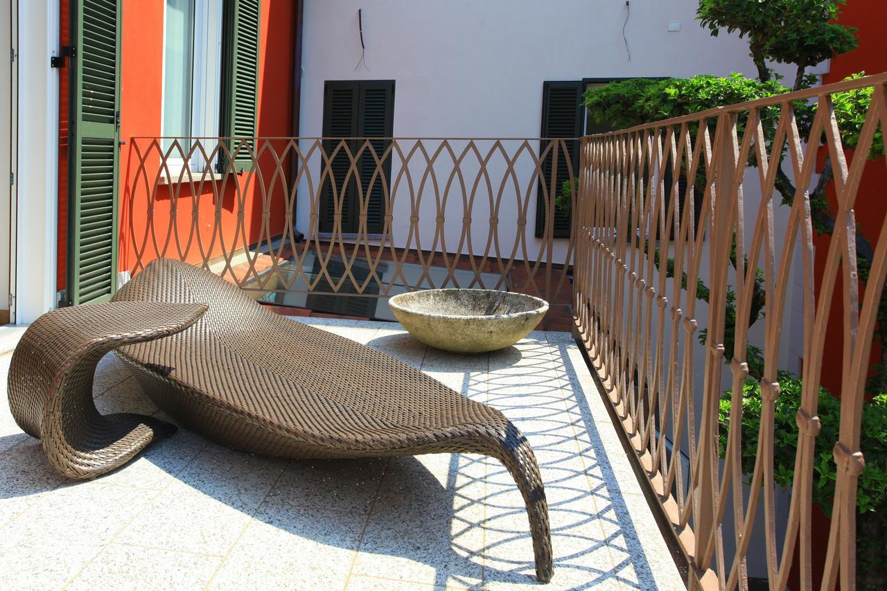 Hotel Ponti Angera Bagian luar foto