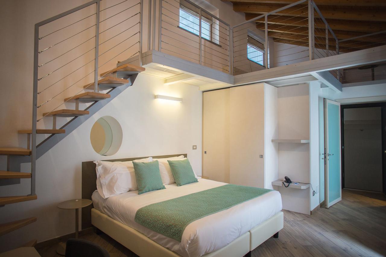 Hotel Ponti Angera Bagian luar foto