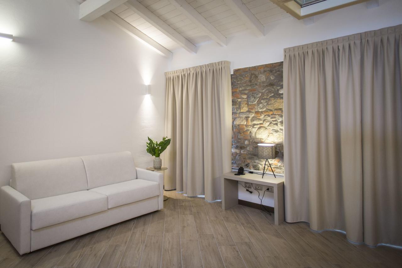 Hotel Ponti Angera Bagian luar foto