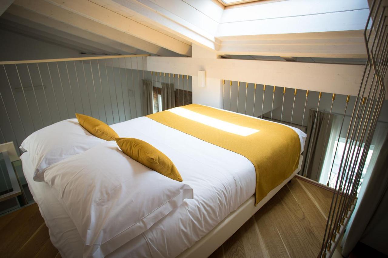 Hotel Ponti Angera Bagian luar foto