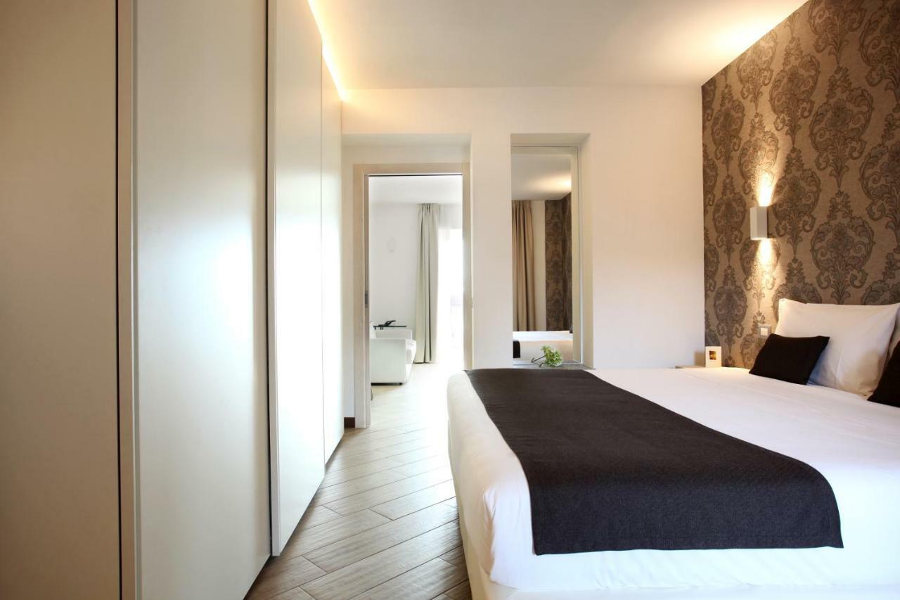 Hotel Ponti Angera Bagian luar foto
