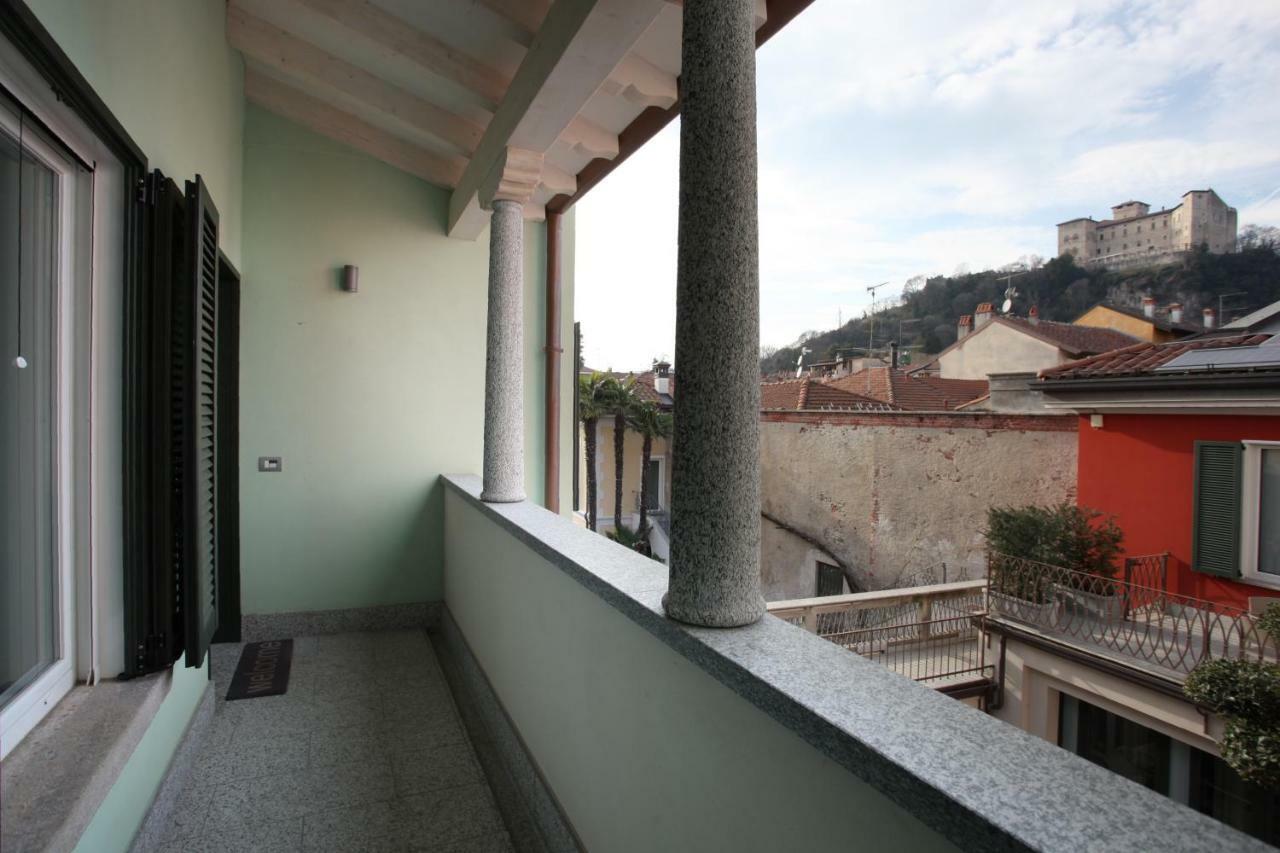 Hotel Ponti Angera Bagian luar foto