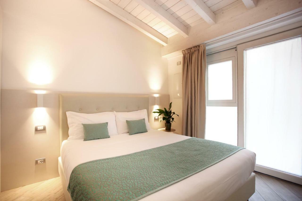 Hotel Ponti Angera Bagian luar foto